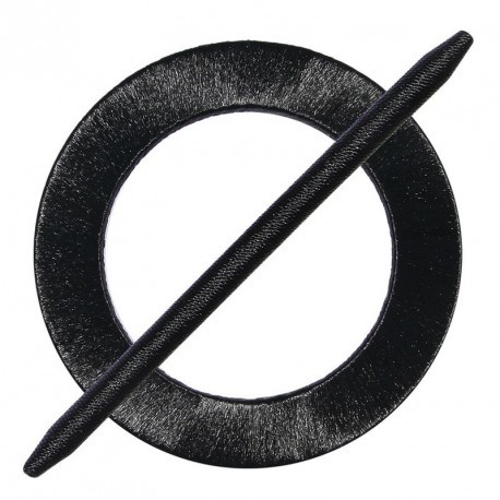 THREAD-COVERED ROUND BROOCH