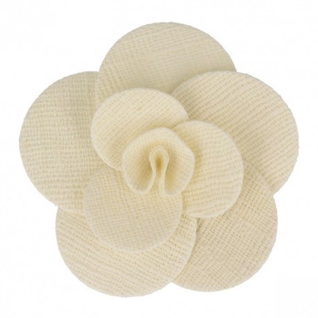 JUTE ROSE AUF BROSCHE