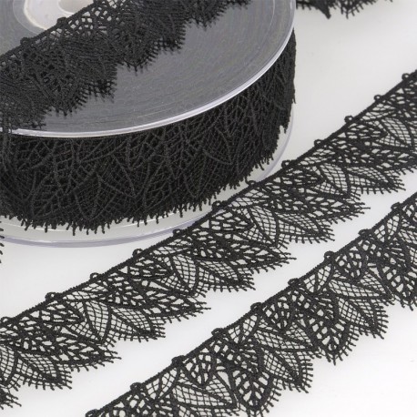 TULLE BRODÉ FEUILLES