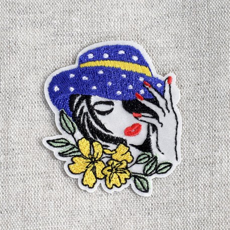 M MOTIF FASHION THEME