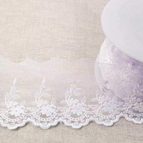 TULLE BRODE FLEURS FESTONNEES MAT