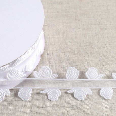CUTTED RIBBON ROSES