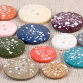 RECYCLED PLASTIC BUTTONS