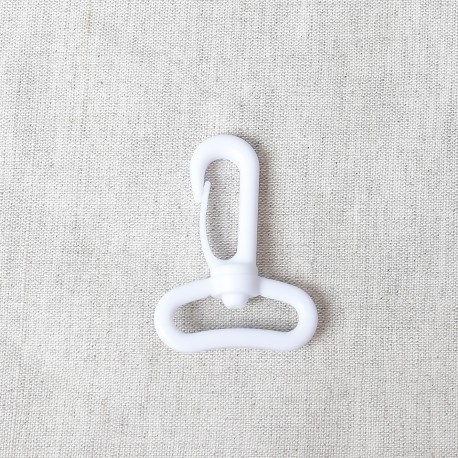 PLASTIC SNAP HOOKS