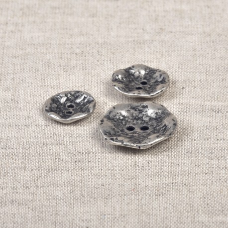 BOUTON METAL MARTELÉ