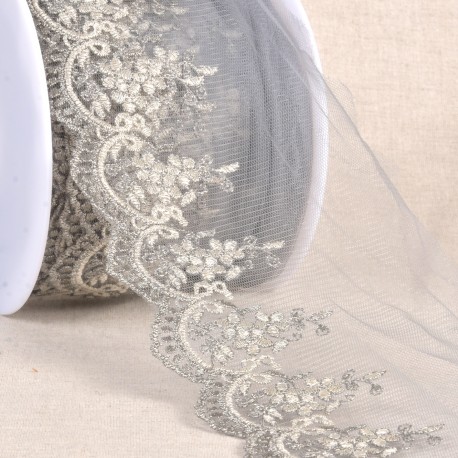 BRODERIE METALLIQUE SUR T
