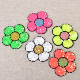 MOTIF FLEUR SEQUINS