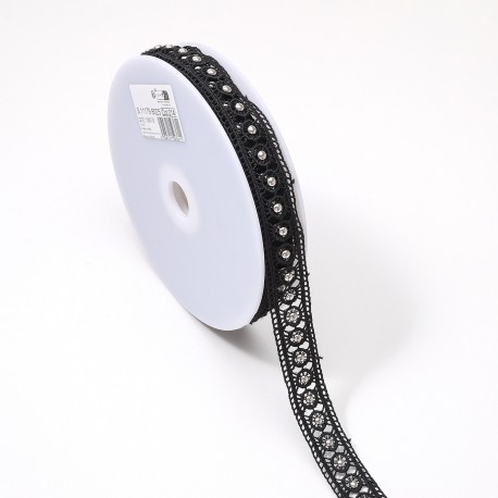 GUIPURE ENTRE DEUX CLOUTEE