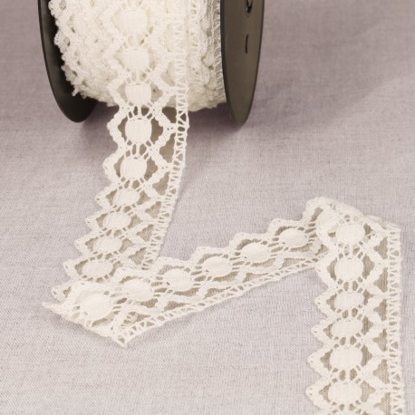 DENTELLE AUX FUSEAUX DE PUY